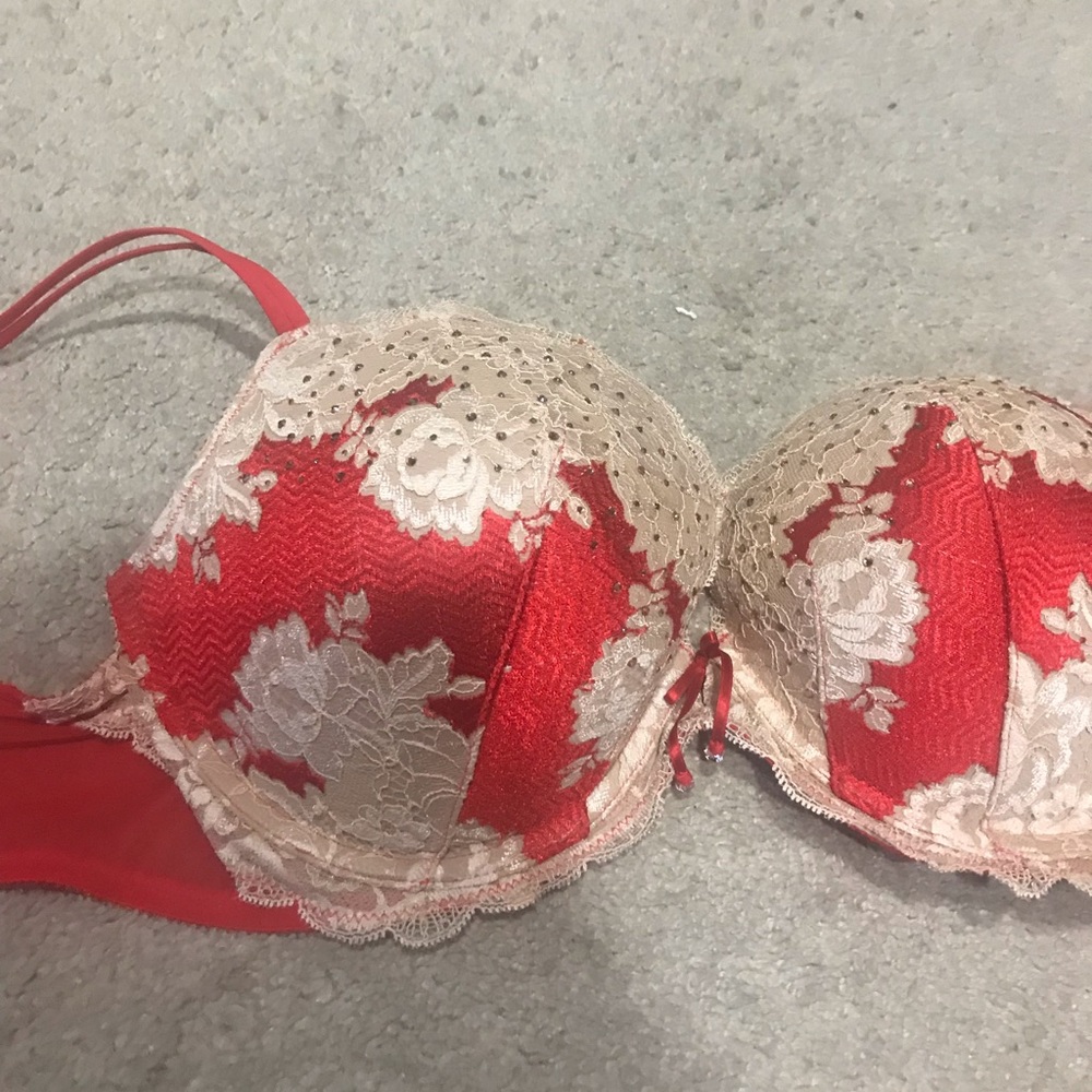 Victoria’s Secret bra